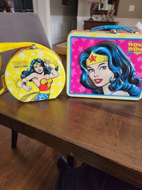 Wonder Woman Vintage Style Tin Lunchbox & Round Case - Yellow Pink Blue